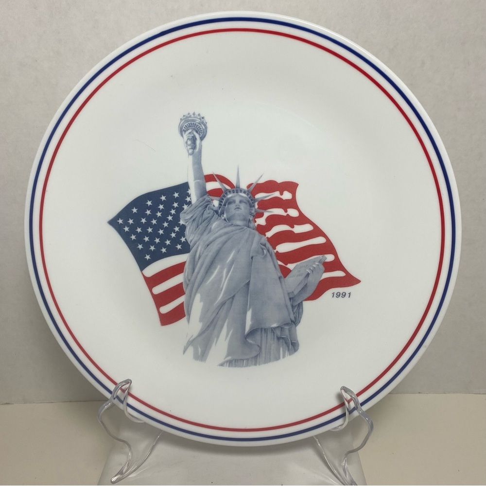 Corelle Statue of Liberty American Flag Dinner Plate